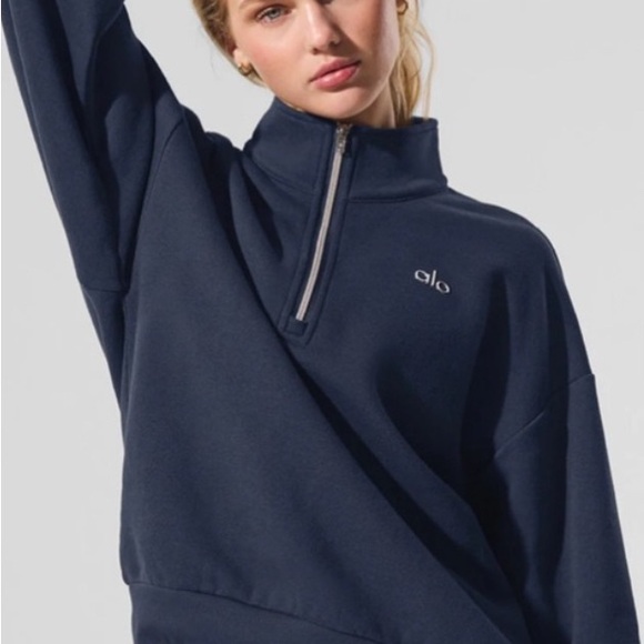 ALO Yoga Women's Navy Half-Zip: willing to trade if someone has a medium - Picture 2 of 4
